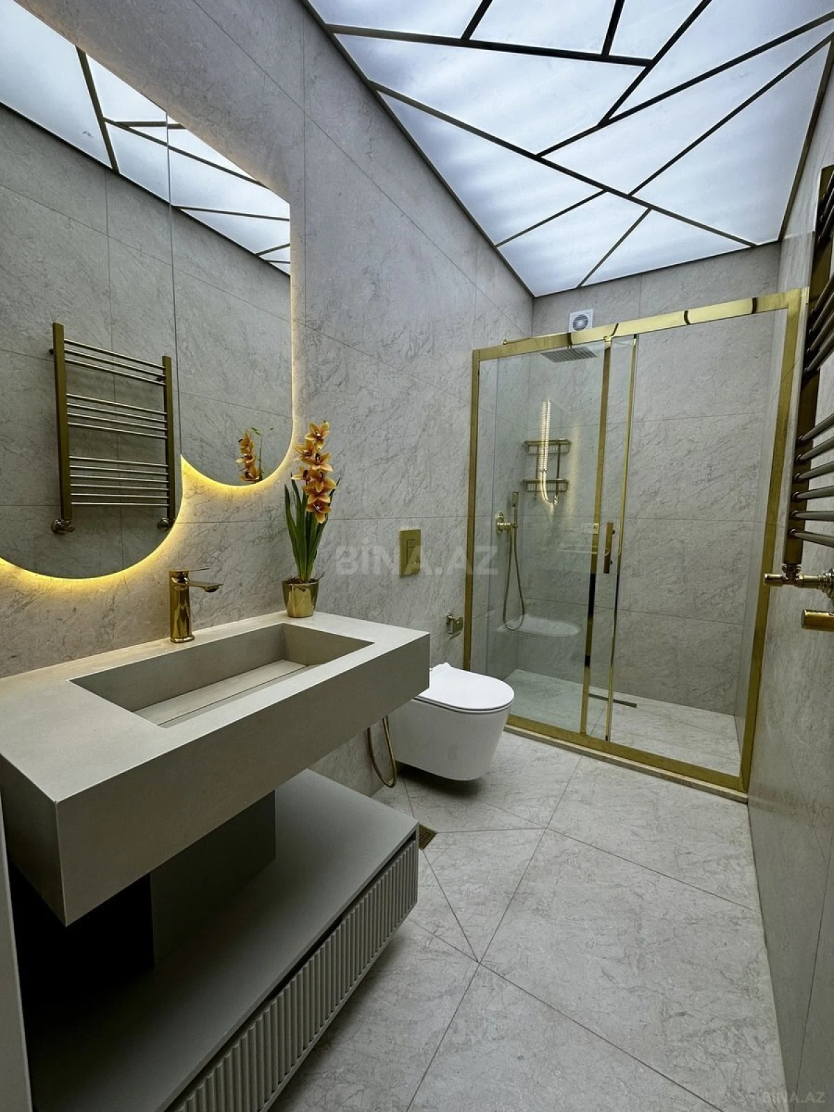 Satılır 3 otaqlı mənzil 99 m²