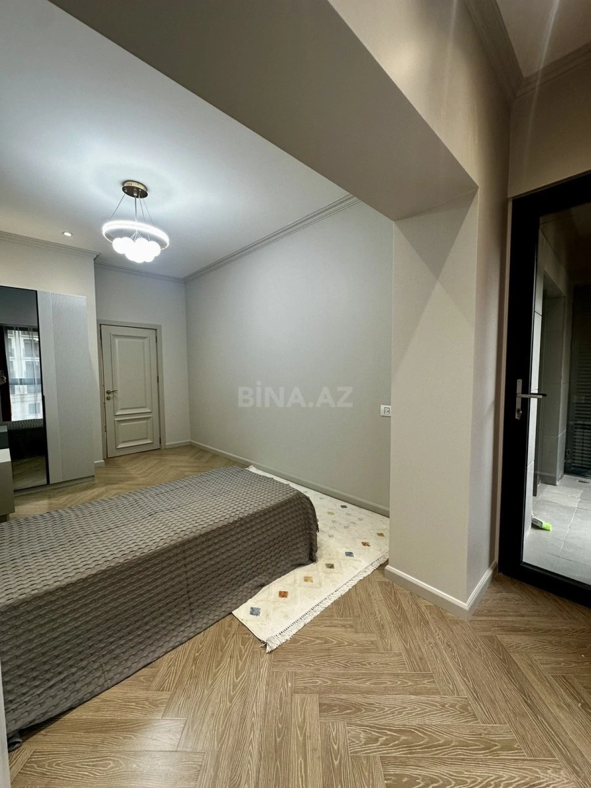 Satılır 3 otaqlı mənzil 99 m²