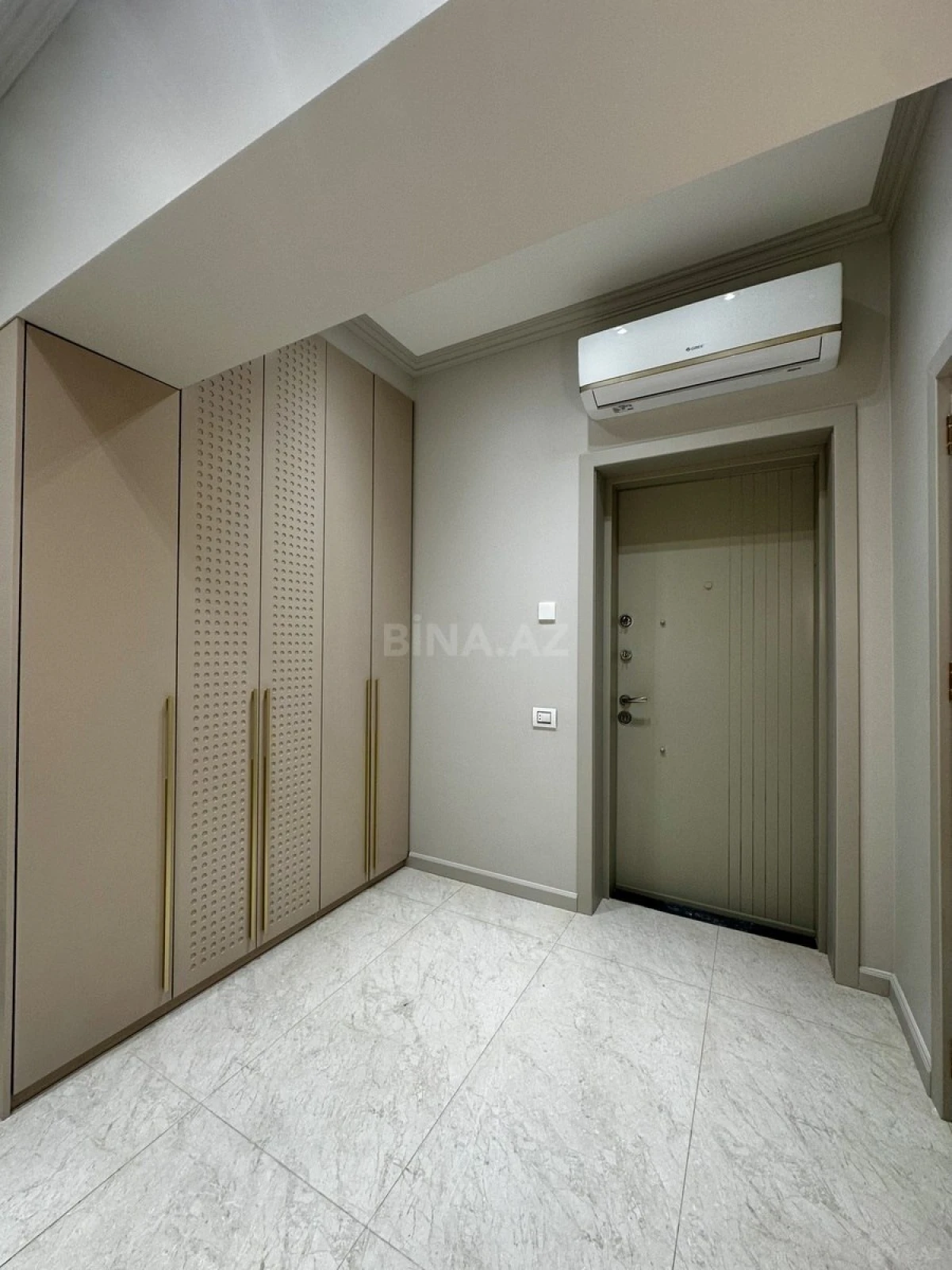 Satılır 3 otaqlı mənzil 99 m²