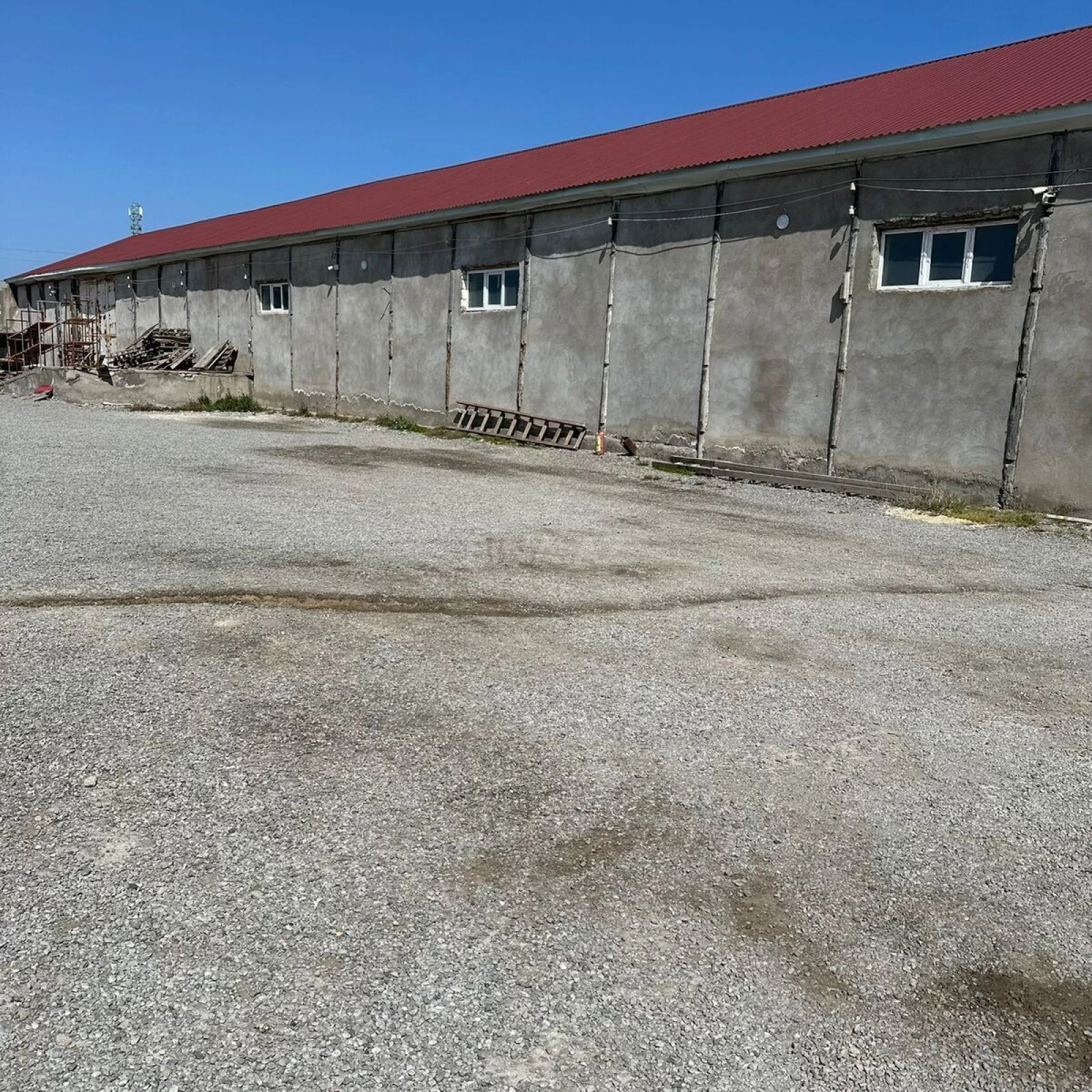 Satılır obyekt 2800 m²