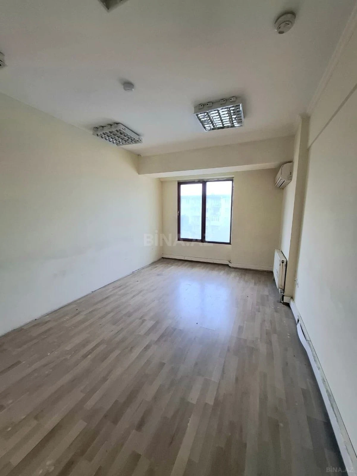 Kirayə verilir 15 otaqlı ofis 500 m²