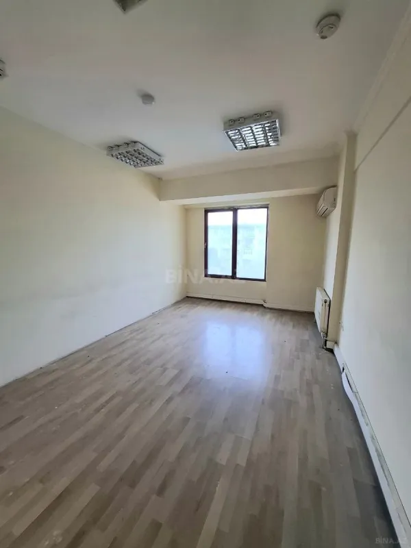 Kirayə verilir 15 otaqlı ofis 500 m²