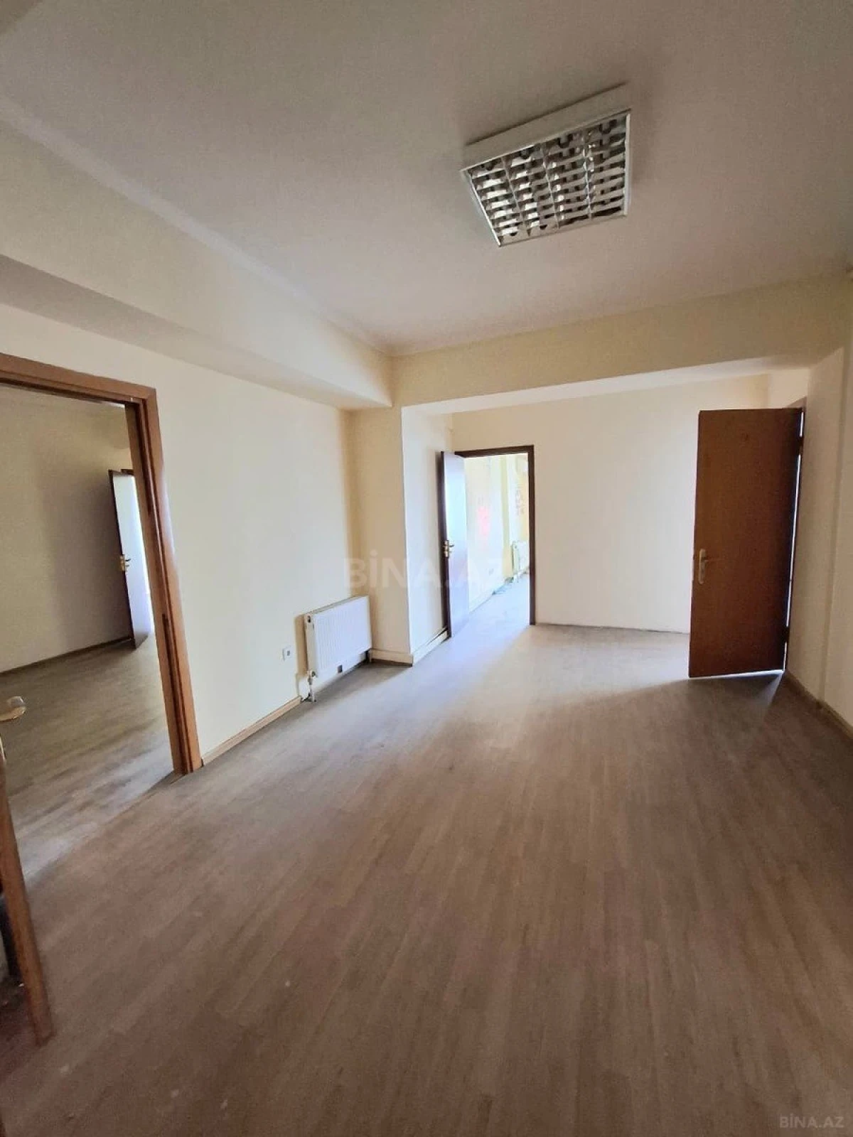 Kirayə verilir 15 otaqlı ofis 500 m²