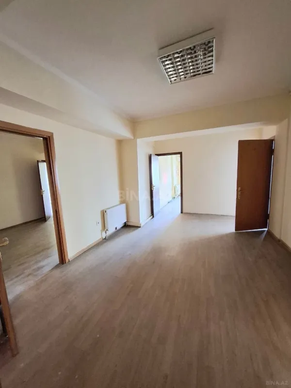 Kirayə verilir 15 otaqlı ofis 500 m²