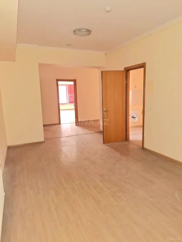 Kirayə verilir 15 otaqlı ofis 500 m²