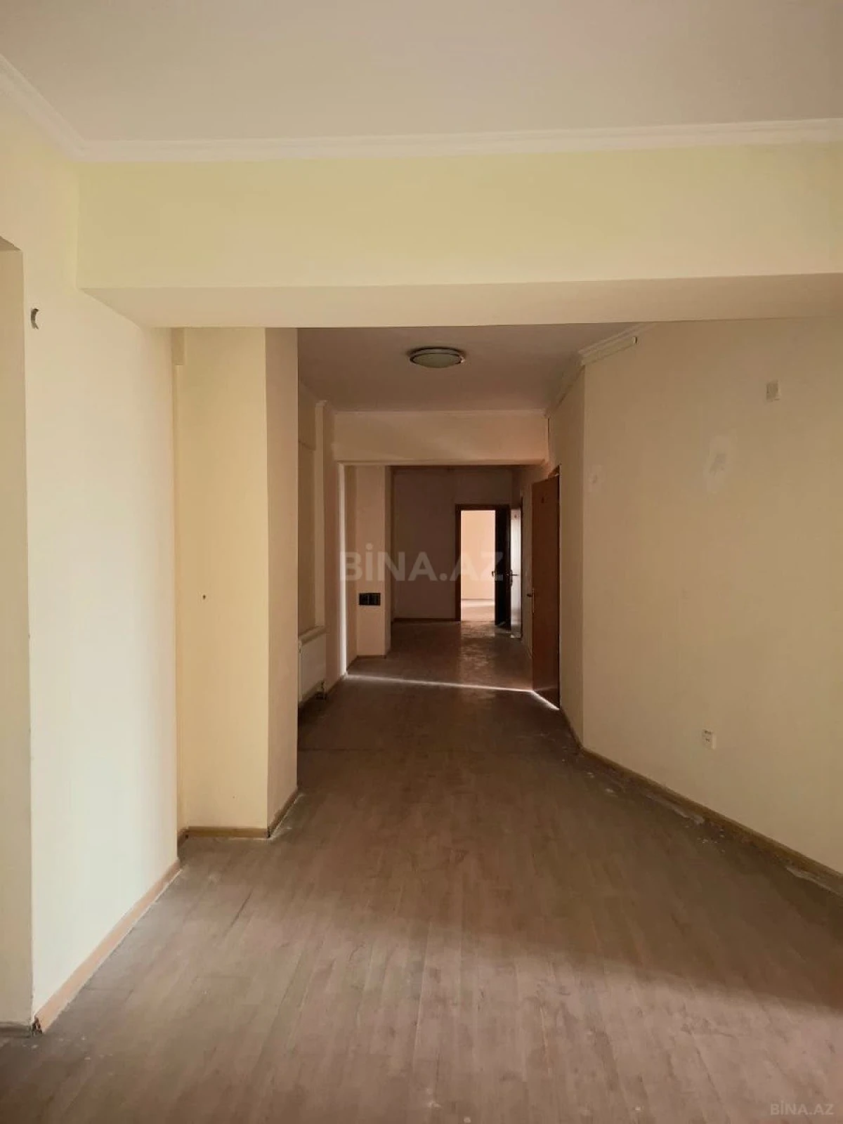 Kirayə verilir 15 otaqlı ofis 500 m²