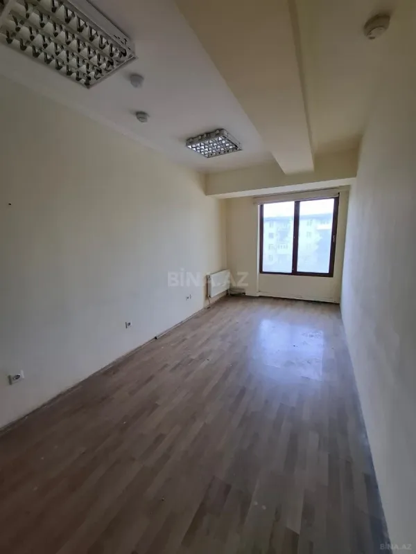 Kirayə verilir 15 otaqlı ofis 500 m²