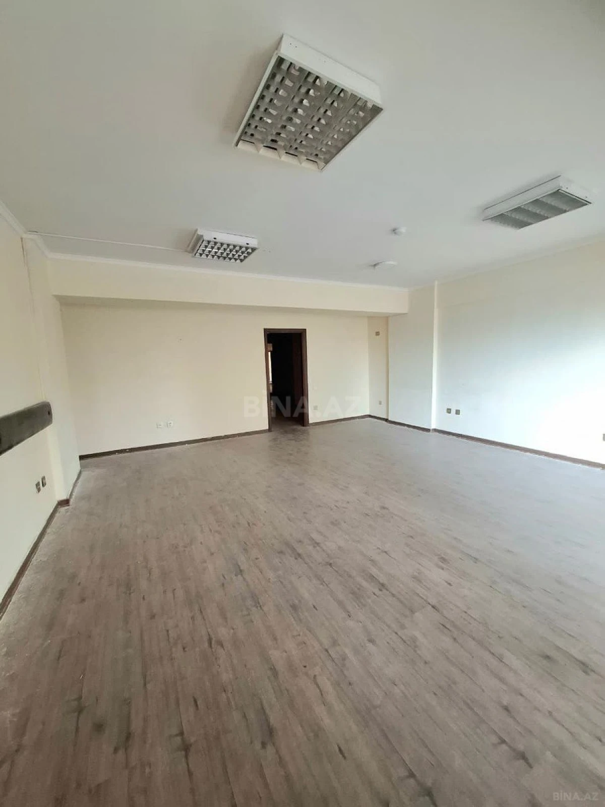 Kirayə verilir 15 otaqlı ofis 500 m²