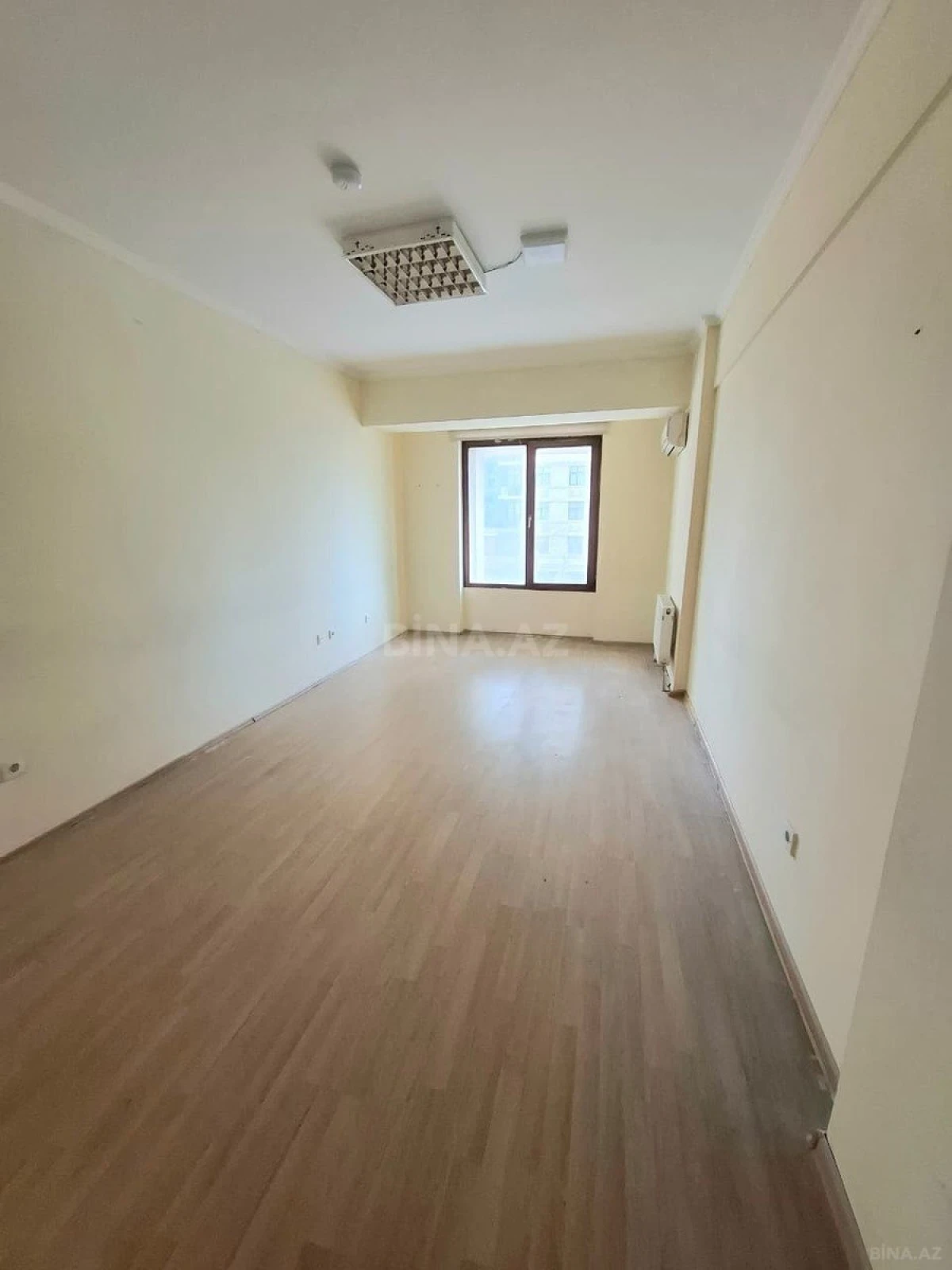 Kirayə verilir 15 otaqlı ofis 500 m²