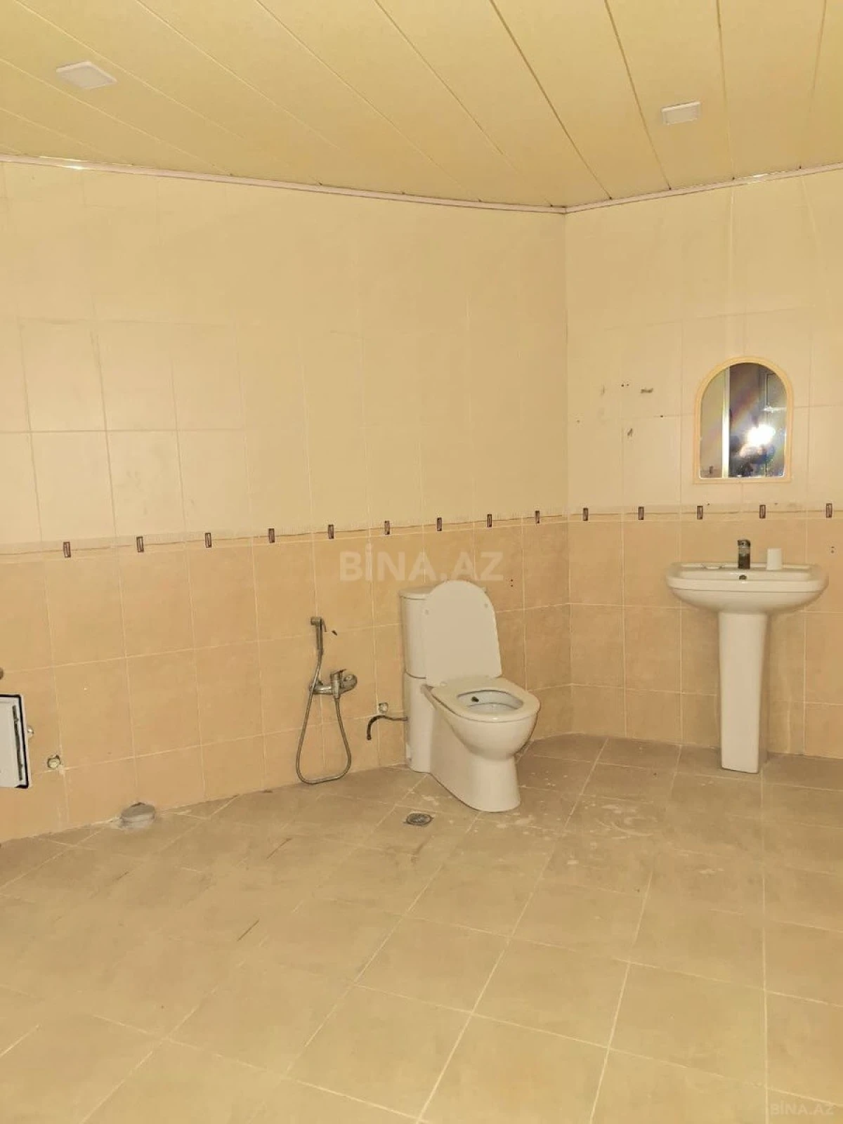 Kirayə verilir 15 otaqlı ofis 500 m²