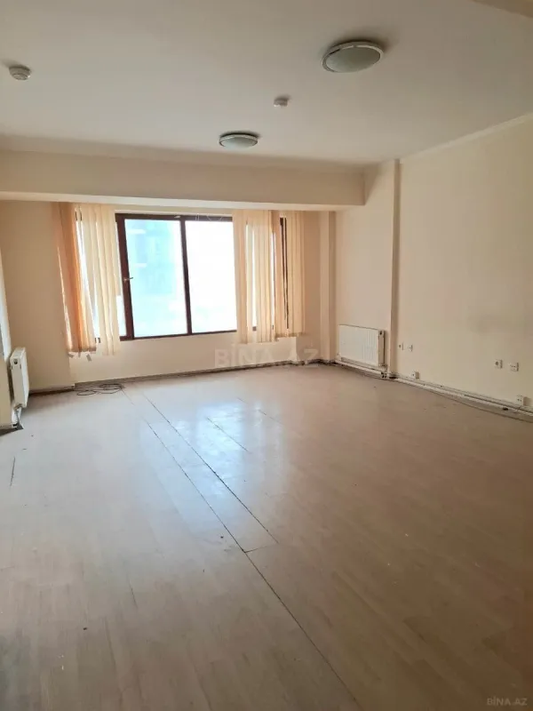 Kirayə verilir 15 otaqlı ofis 500 m²