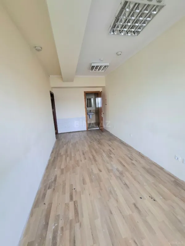 Kirayə verilir 15 otaqlı ofis 500 m²