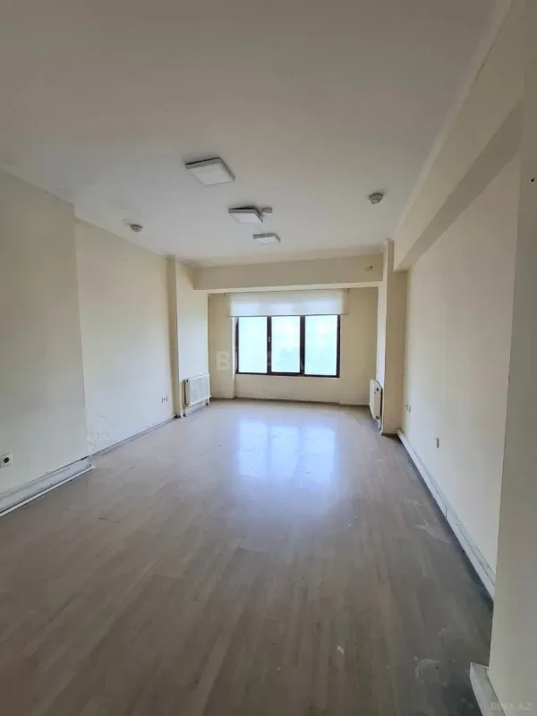 Kirayə verilir 15 otaqlı ofis 500 m²