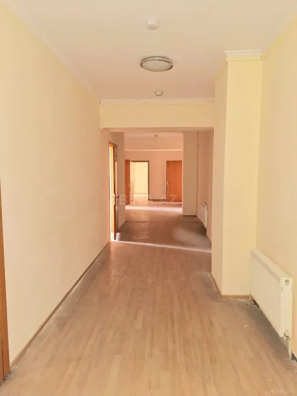 Kirayə verilir 15 otaqlı ofis 500 m²
