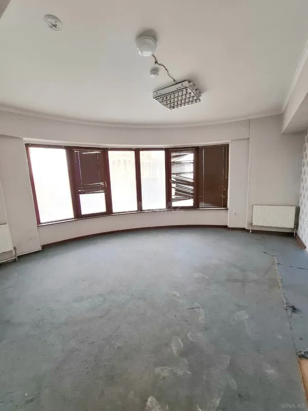 Kirayə verilir 15 otaqlı ofis 500 m²