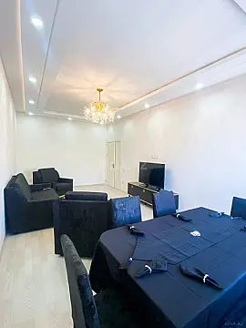 Kirayə verilir 2 otaqlı mənzil 95 m²