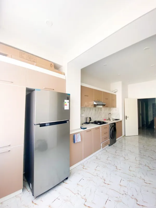 Kirayə verilir 2 otaqlı mənzil 95 m²