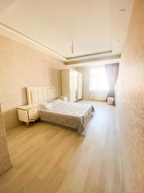 Kirayə verilir 2 otaqlı mənzil 95 m²