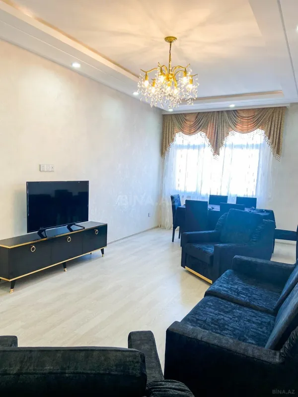 Kirayə verilir 2 otaqlı mənzil 95 m²