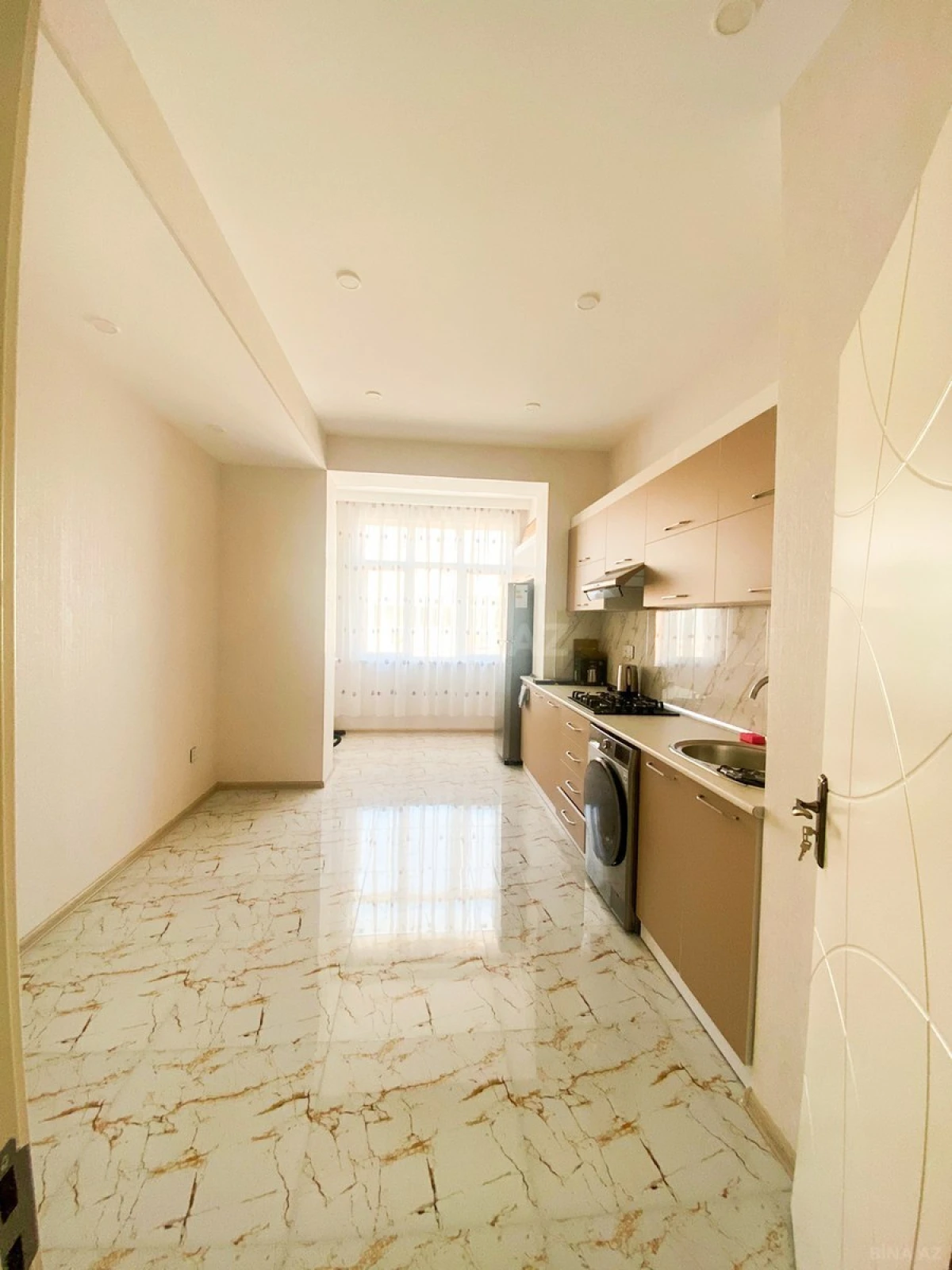 Kirayə verilir 2 otaqlı mənzil 95 m²