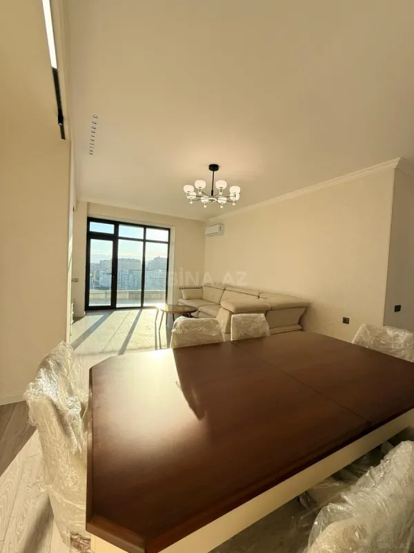 Kirayə verilir 3 otaqlı mənzil 140 m²