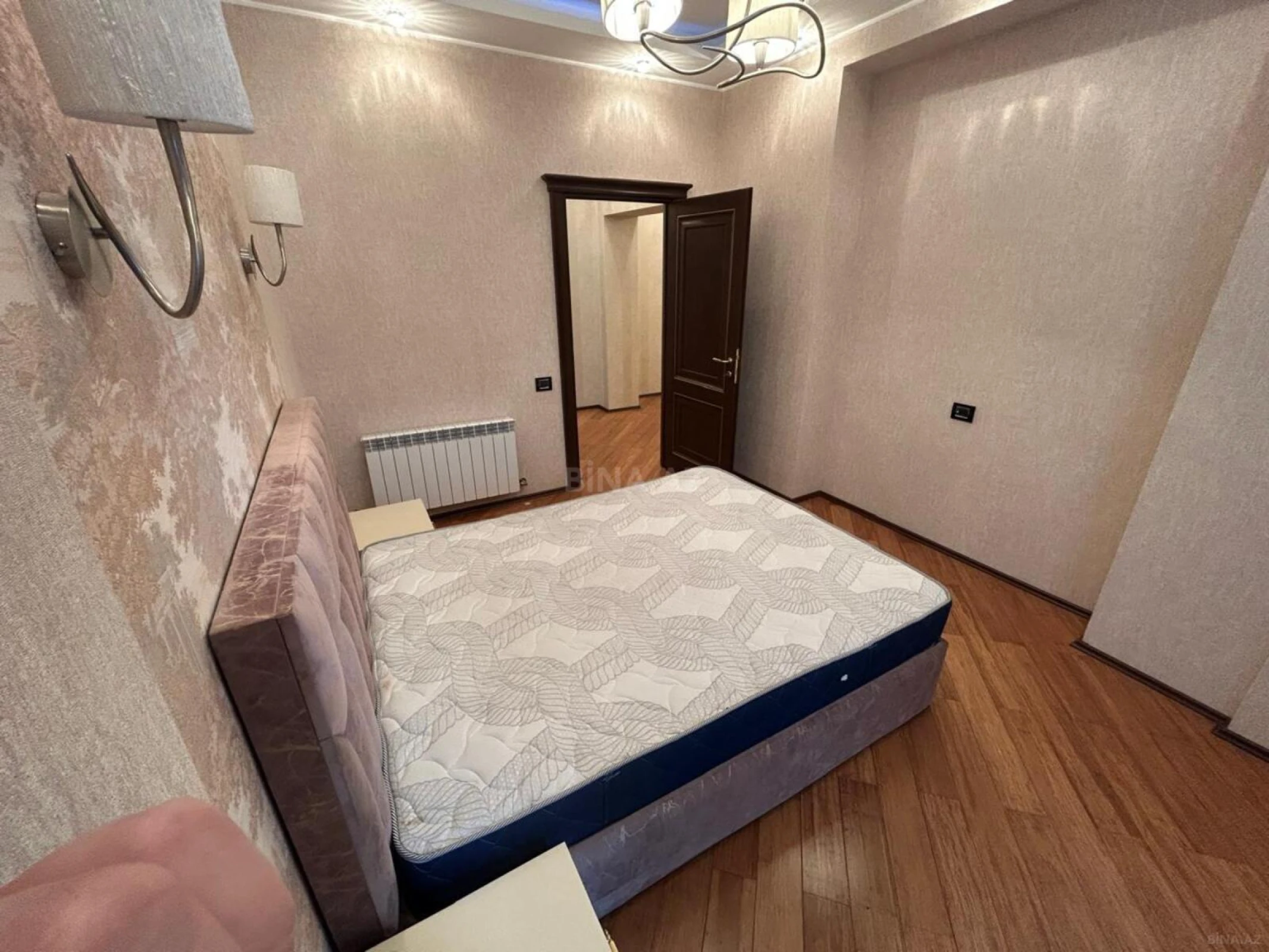 Kirayə verilir 3 otaqlı mənzil 192 m²