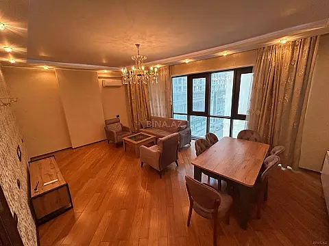 Kirayə verilir 3 otaqlı mənzil 192 m²