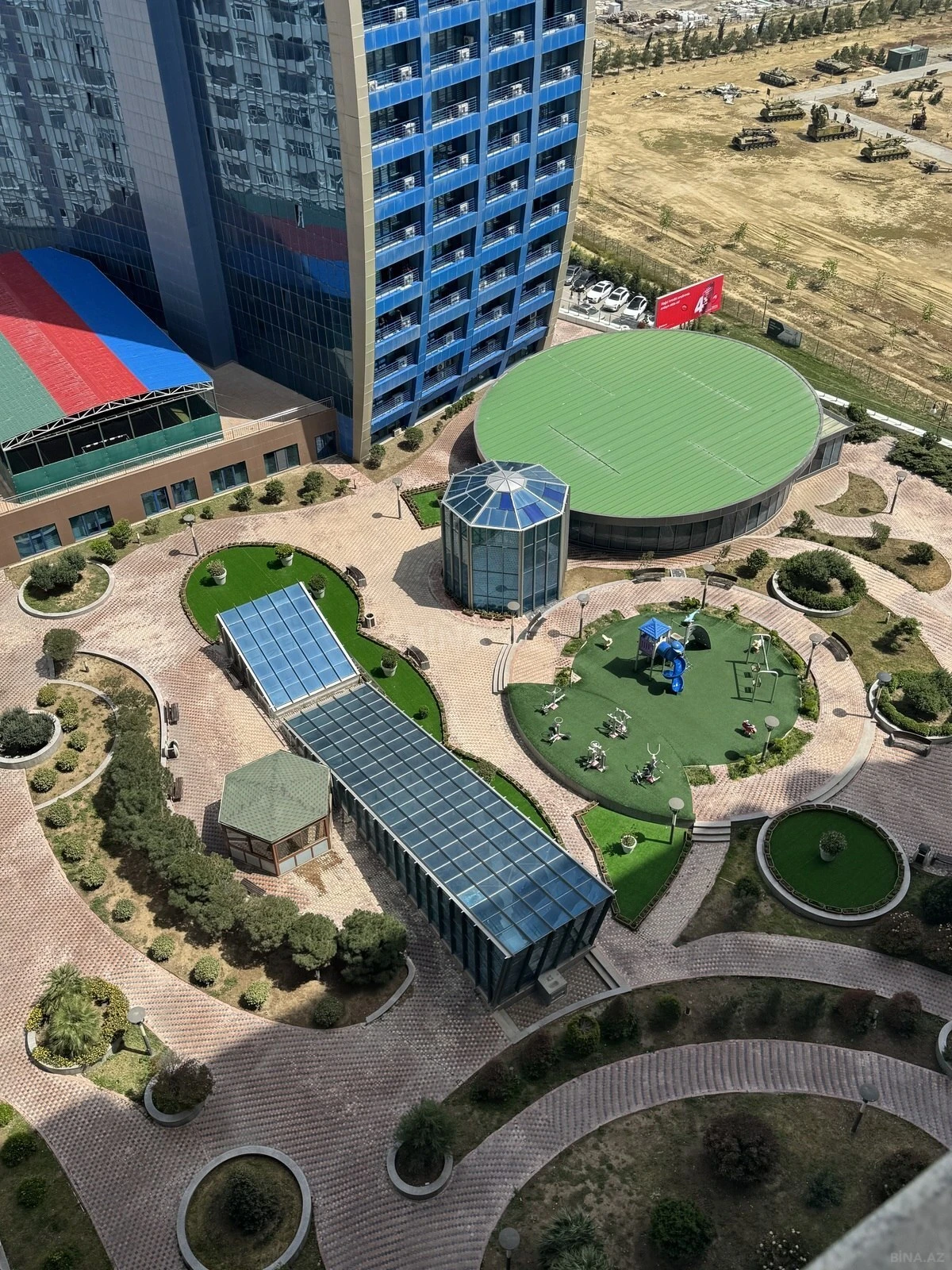 Kirayə verilir 3 otaqlı mənzil 192 m²