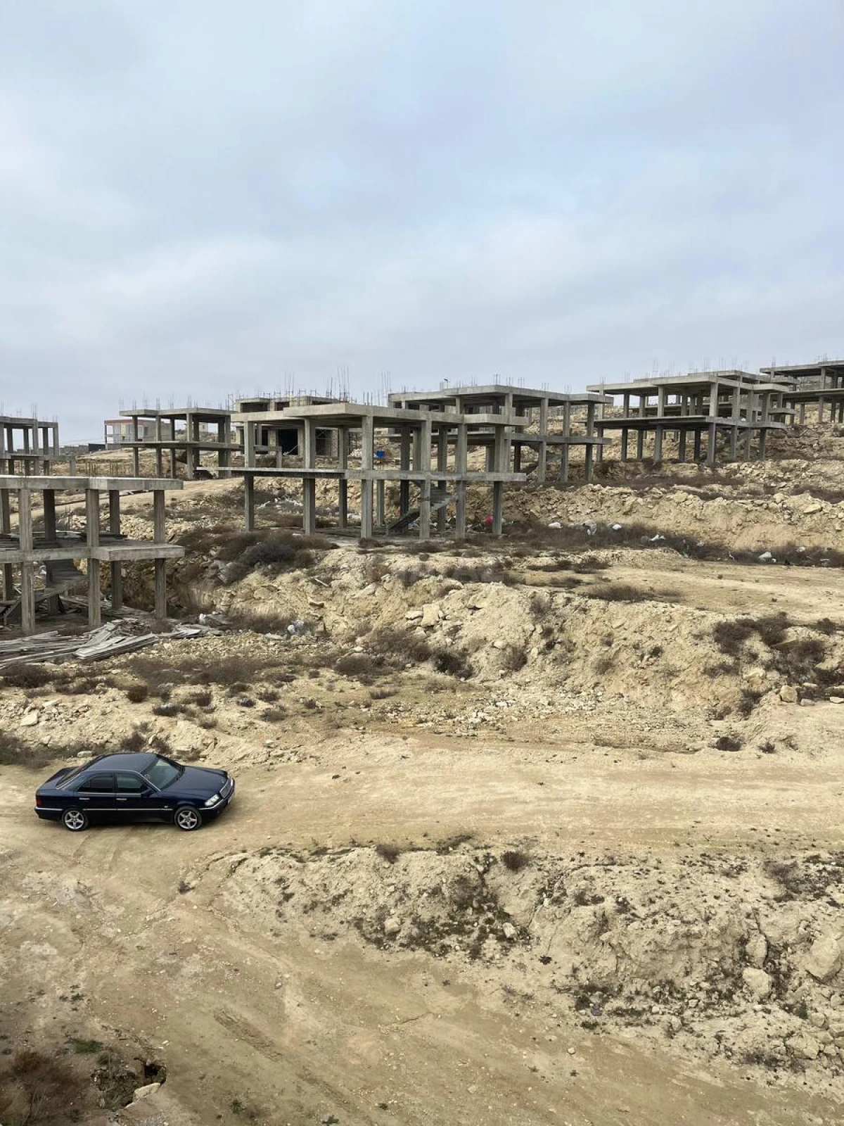 Satılır 6 otaqlı həyət evi 350 m²