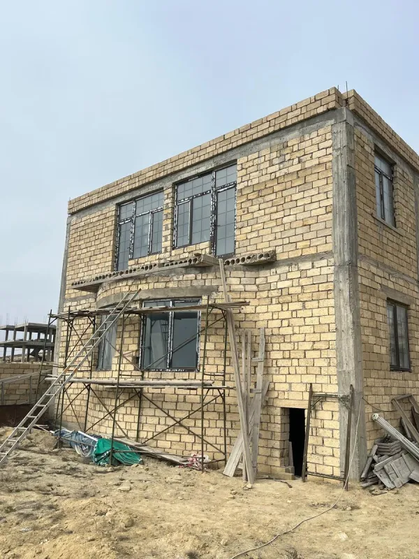 Satılır 6 otaqlı həyət evi 350 m²