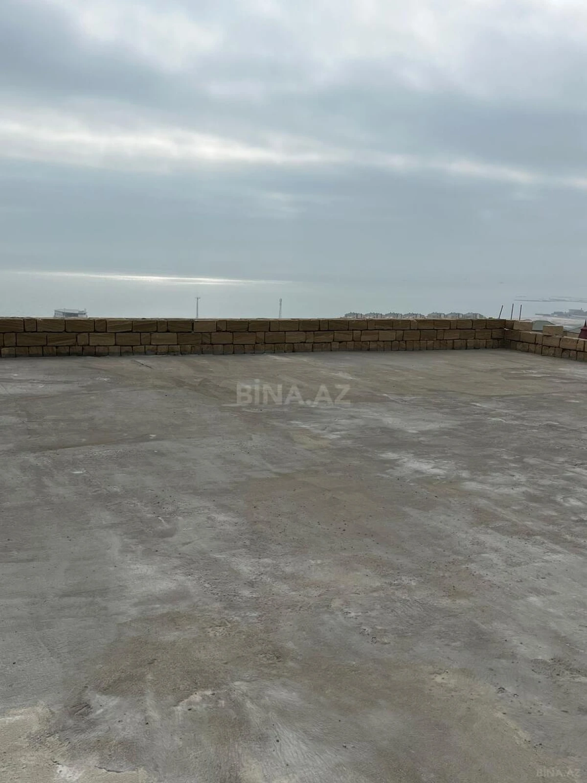 Satılır 6 otaqlı həyət evi 350 m²