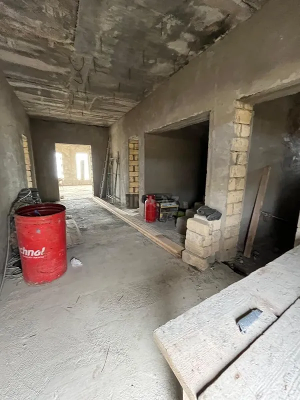 Satılır 6 otaqlı həyət evi 350 m²