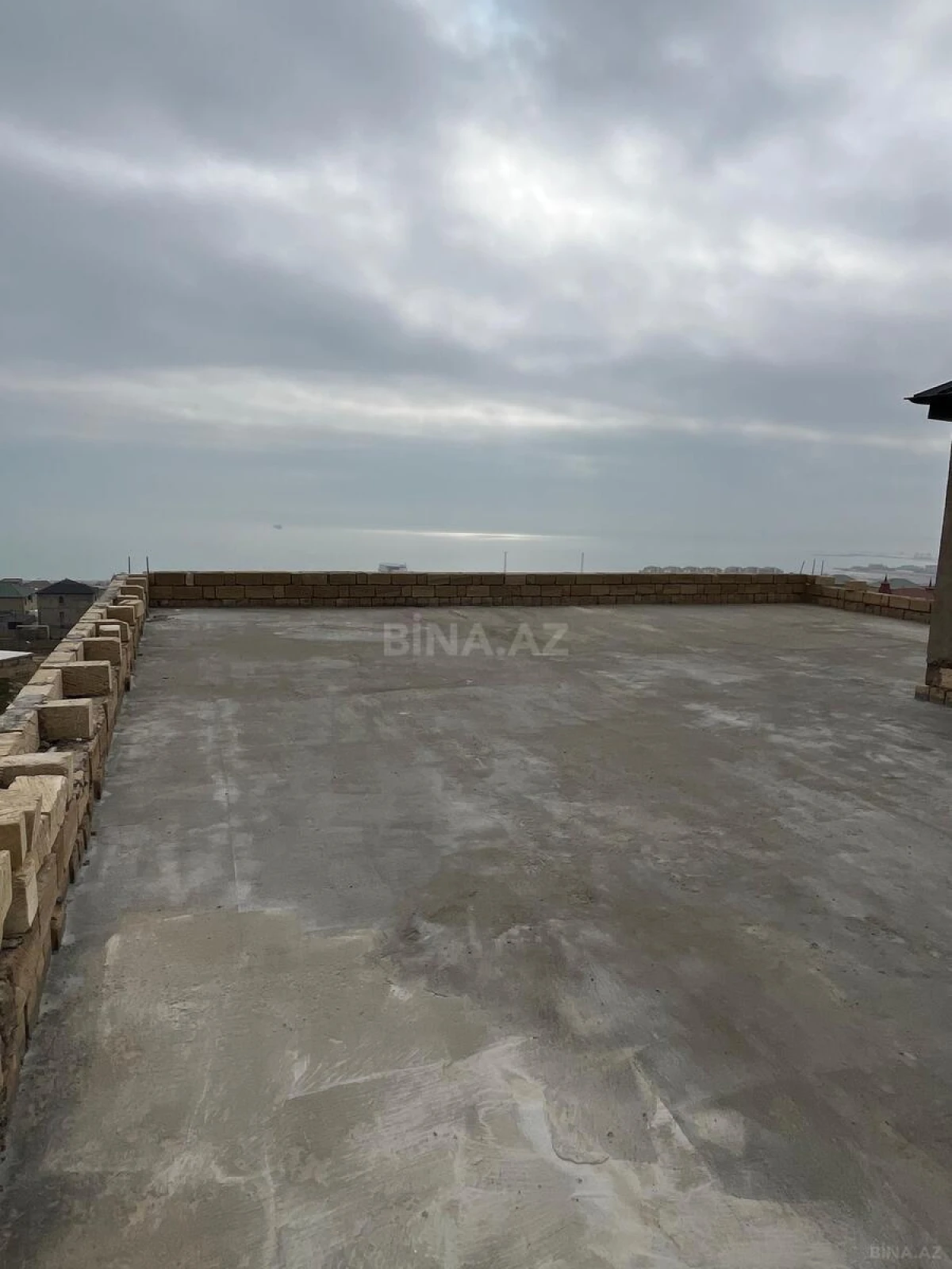 Satılır 6 otaqlı həyət evi 350 m²