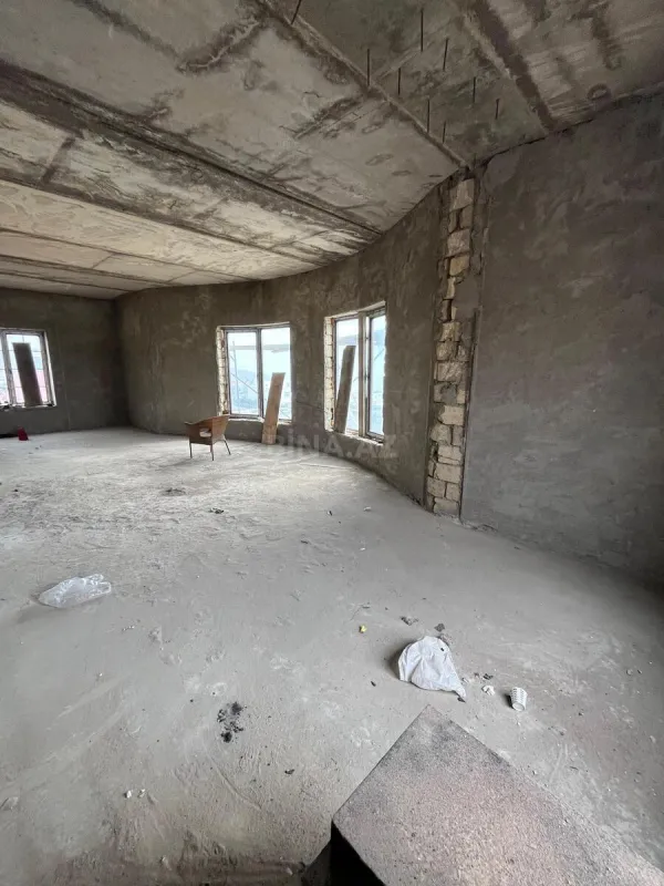 Satılır 6 otaqlı həyət evi 350 m²