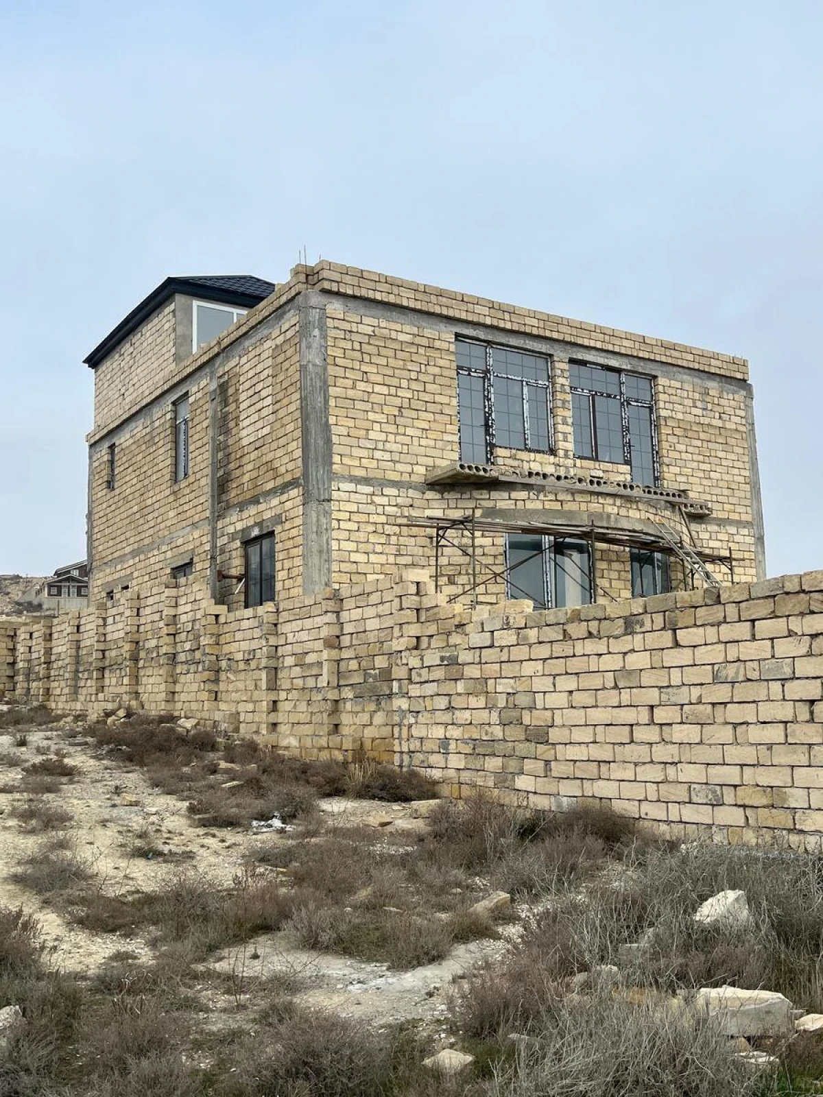 Satılır 6 otaqlı həyət evi 350 m²