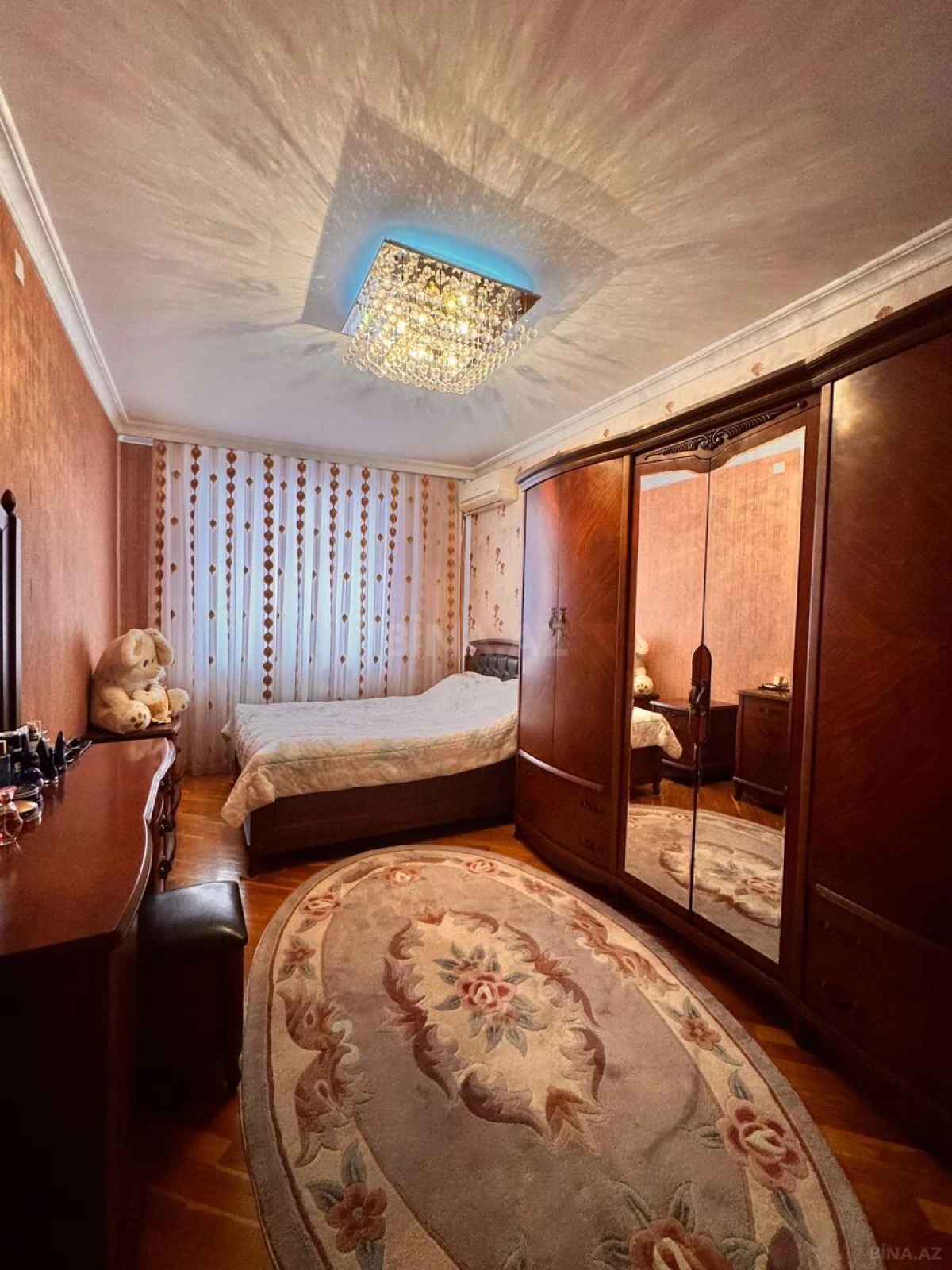 Satılır 3 otaqlı mənzil 138 m²