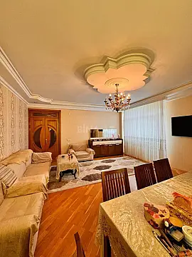 Satılır 3 otaqlı mənzil 138 m²