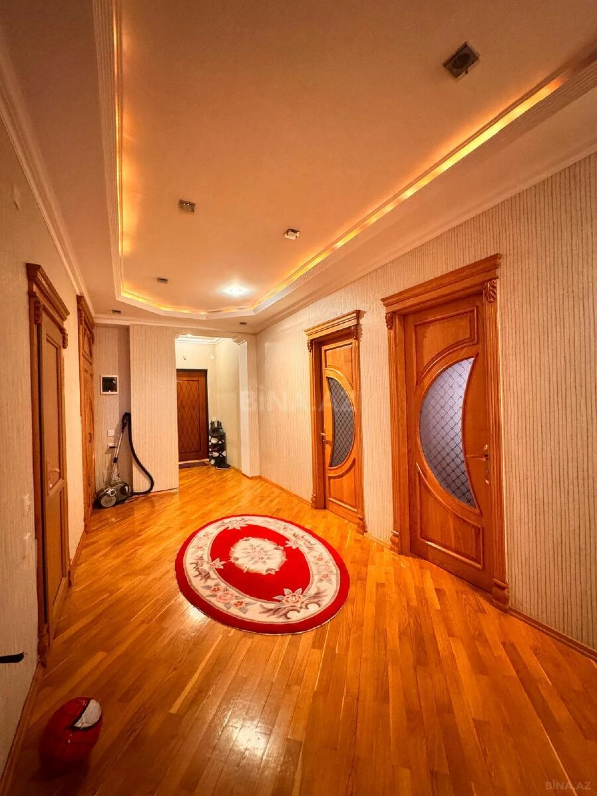 Satılır 3 otaqlı mənzil 138 m²
