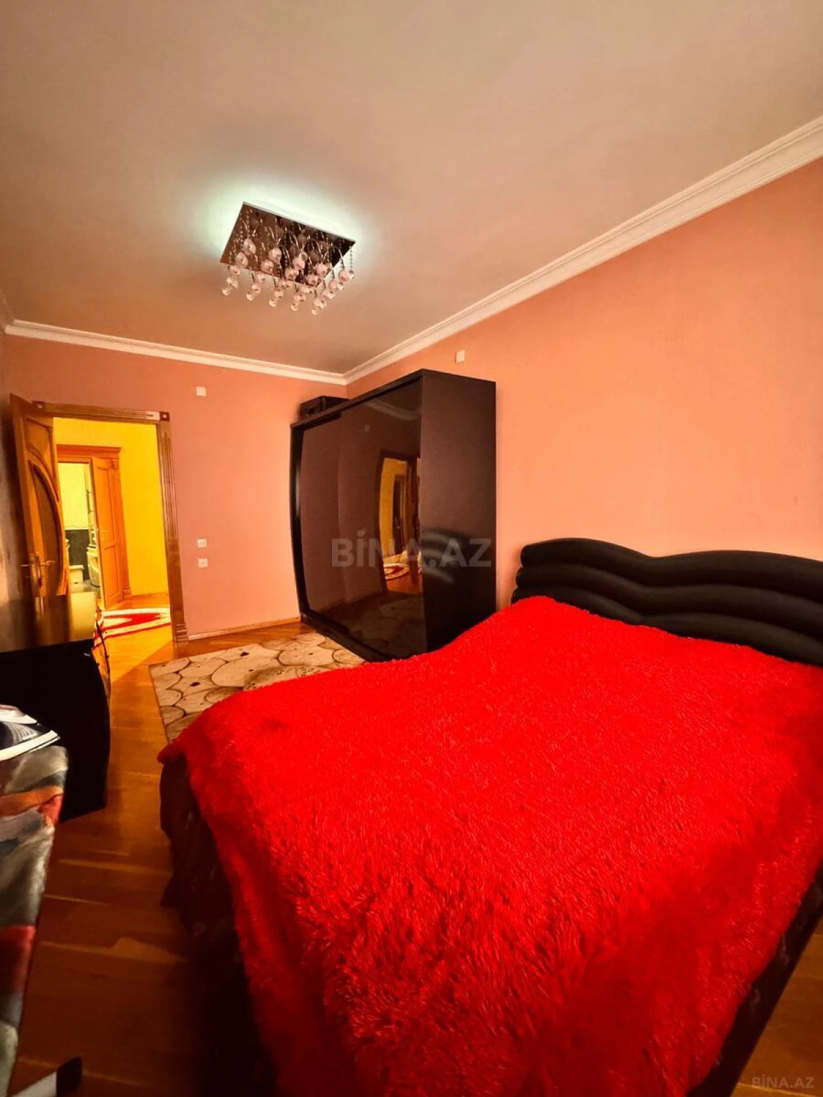 Satılır 3 otaqlı mənzil 138 m²