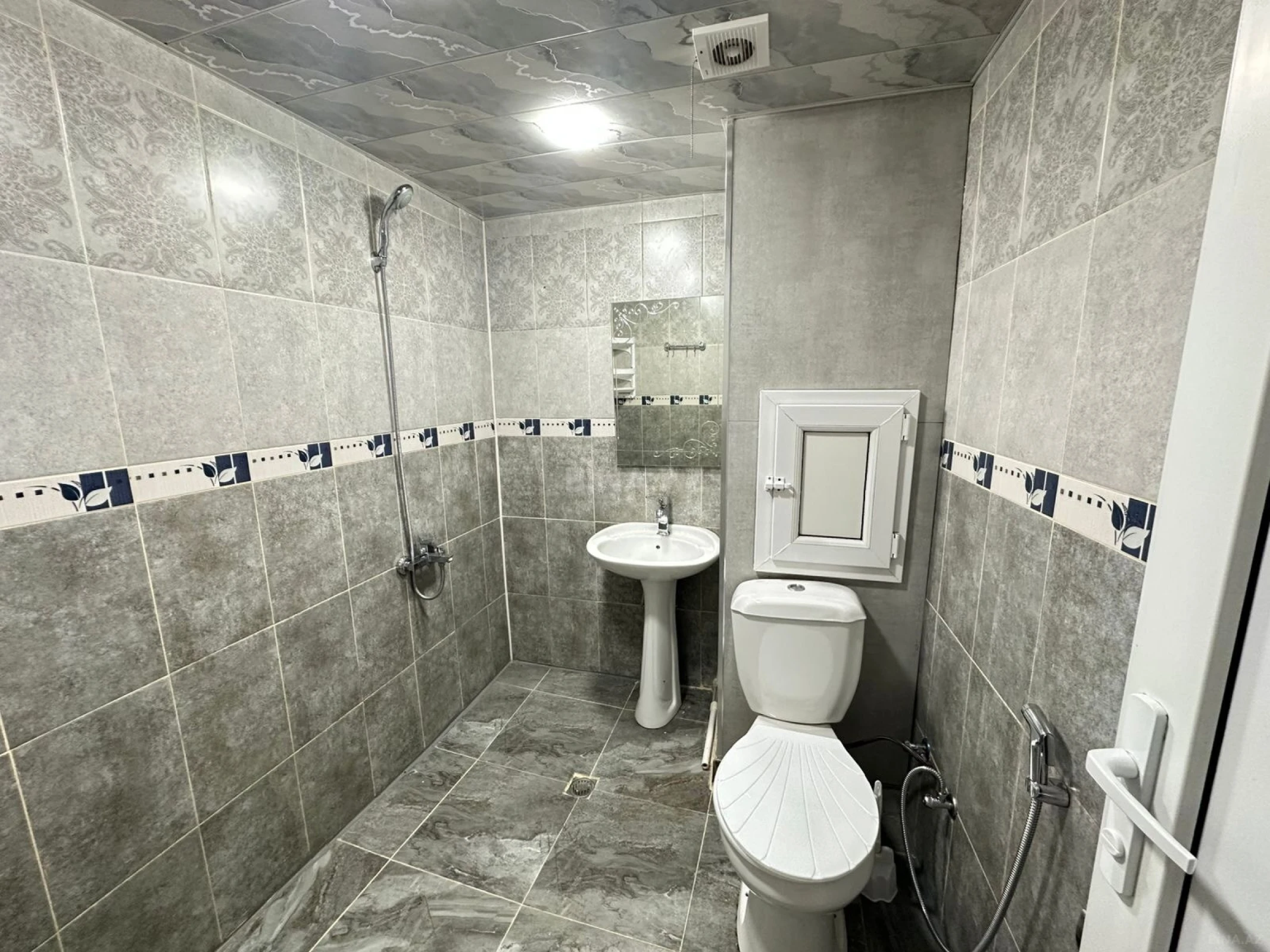 Satılır 2 otaqlı mənzil 47 m²