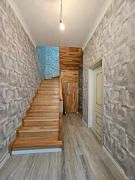 Satılır 4 otaqlı həyət evi 150 m²