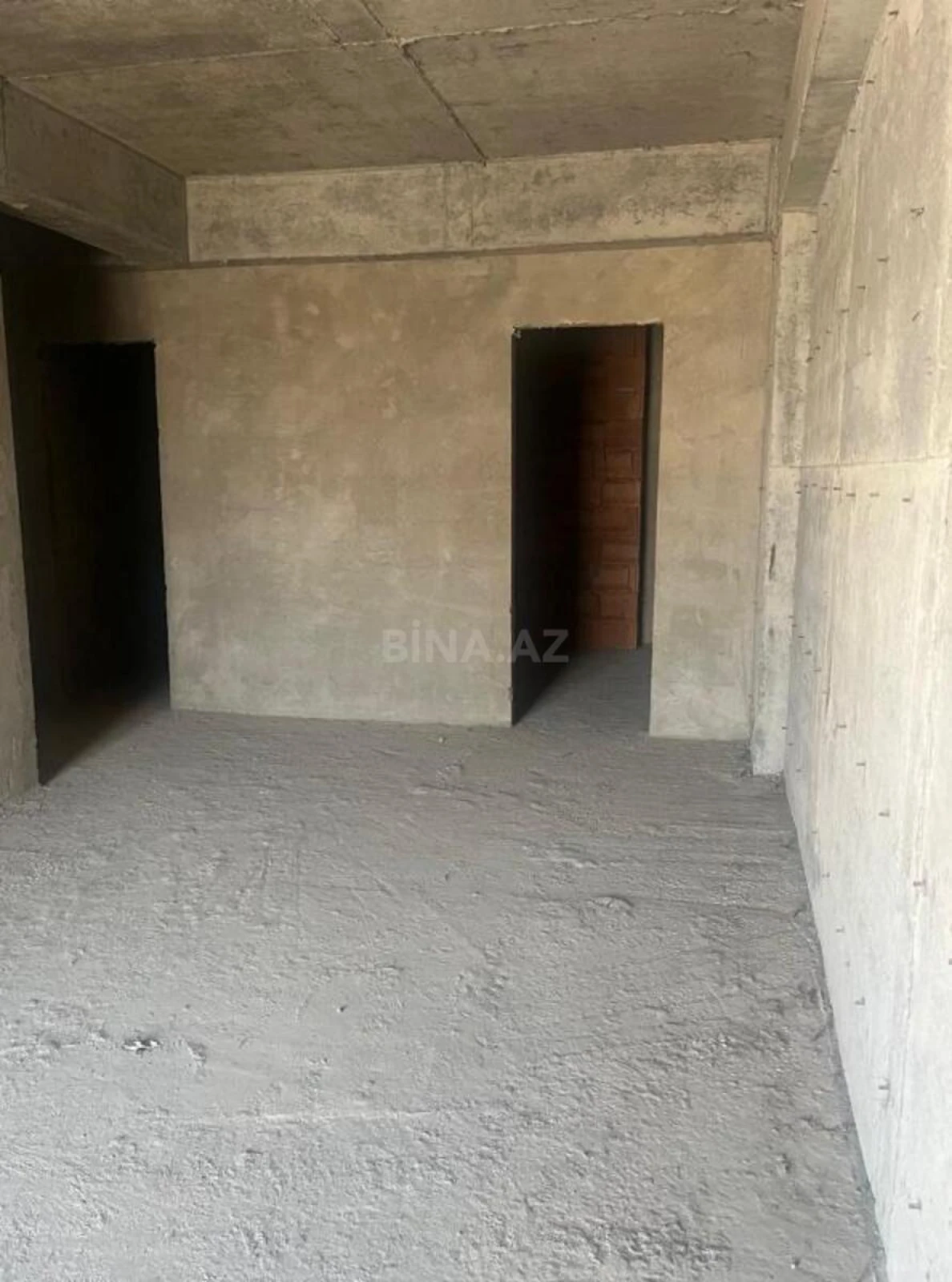 Satılır 3 otaqlı mənzil 185 m²