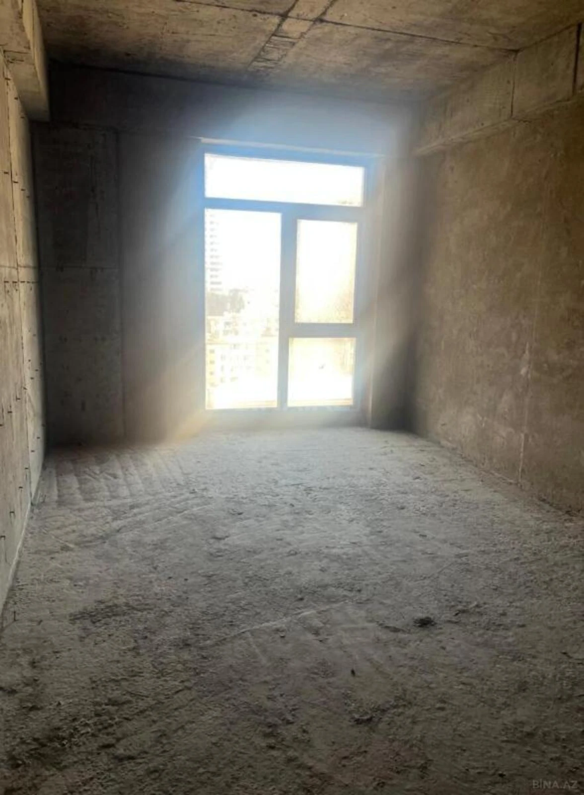 Satılır 3 otaqlı mənzil 185 m²