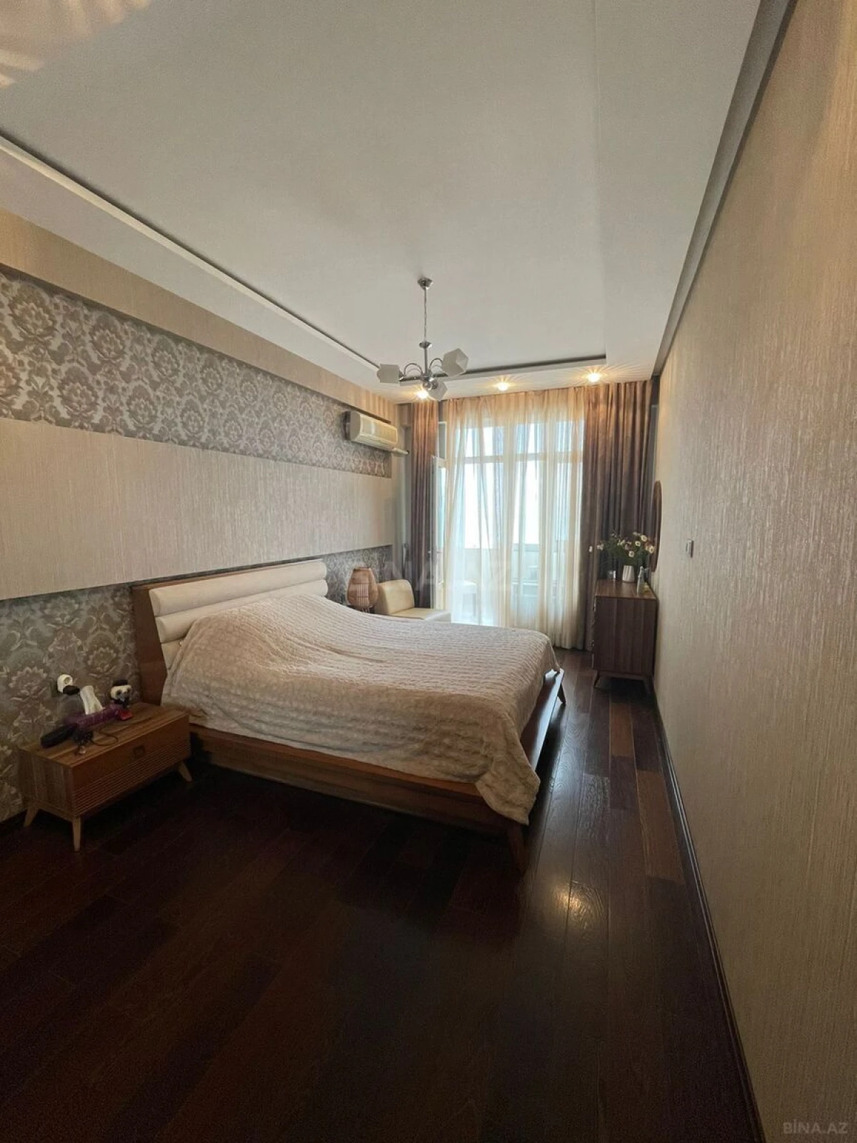 Kirayə verilir 2 otaqlı mənzil 98 m²