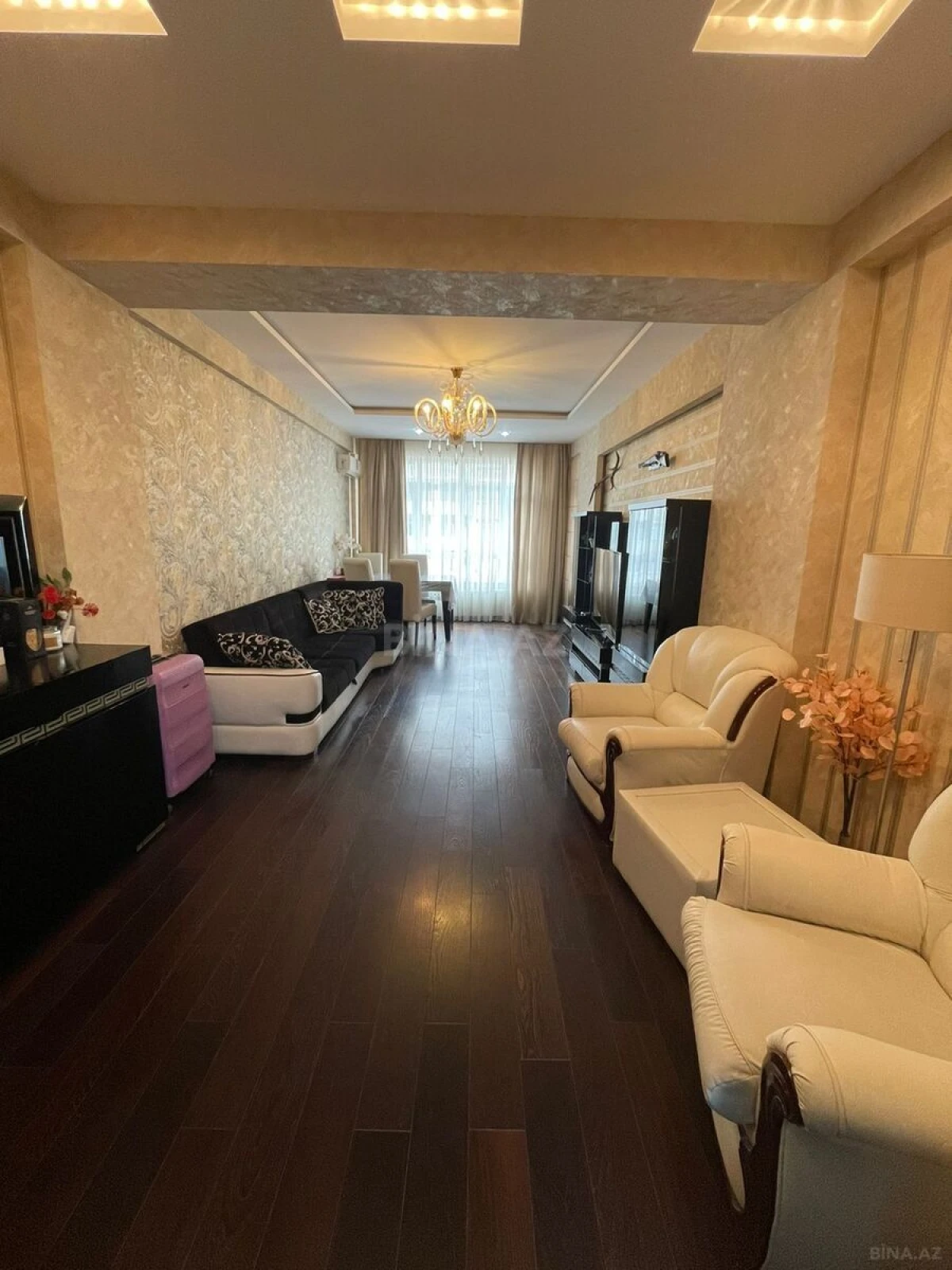 Kirayə verilir 2 otaqlı mənzil 98 m²