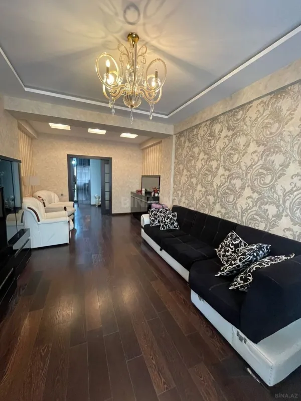Kirayə verilir 2 otaqlı mənzil 98 m²
