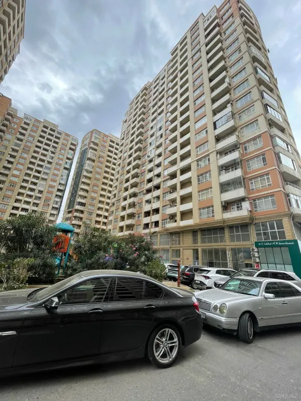 Kirayə verilir 2 otaqlı mənzil 98 m²