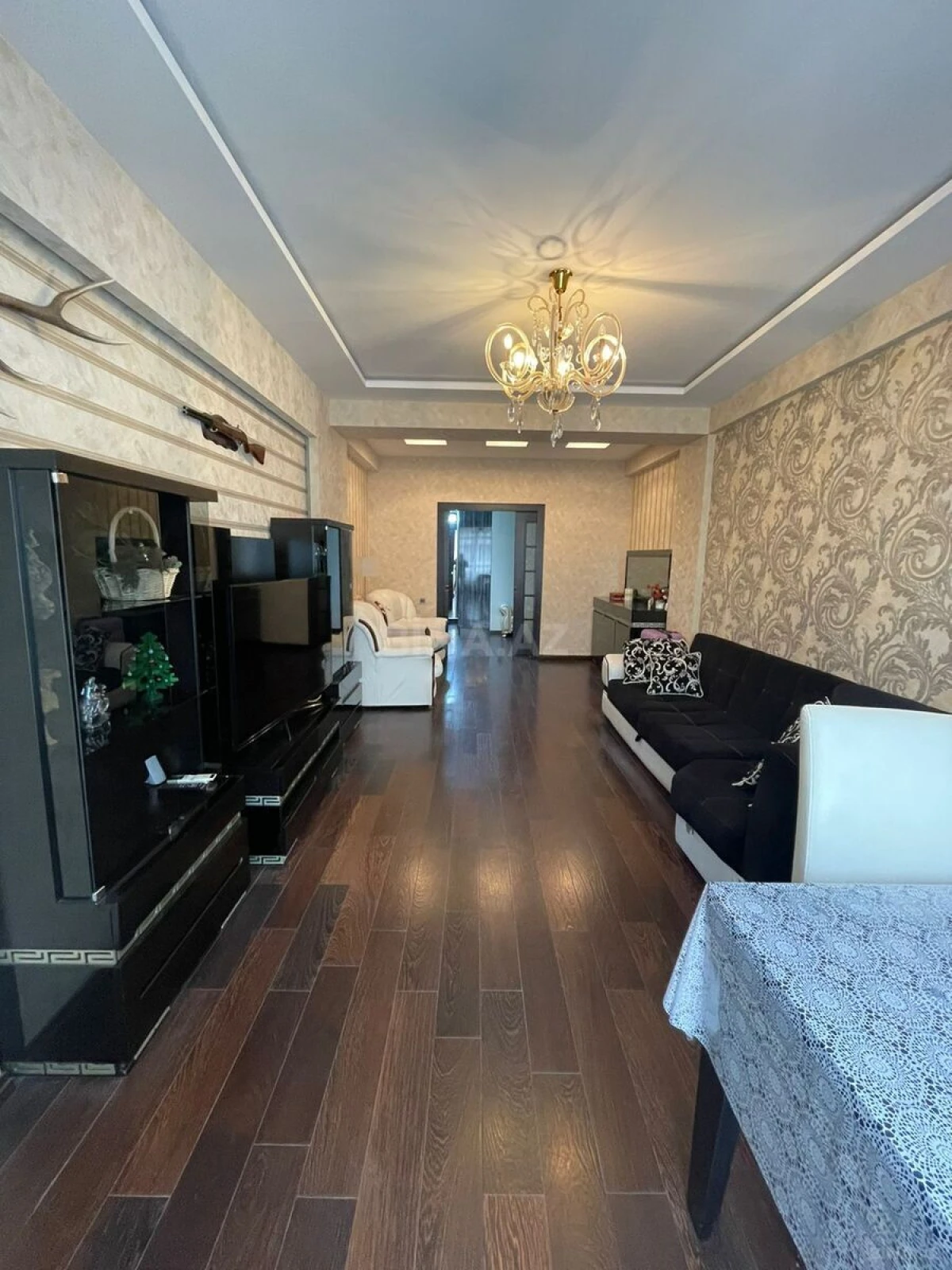 Kirayə verilir 2 otaqlı mənzil 98 m²