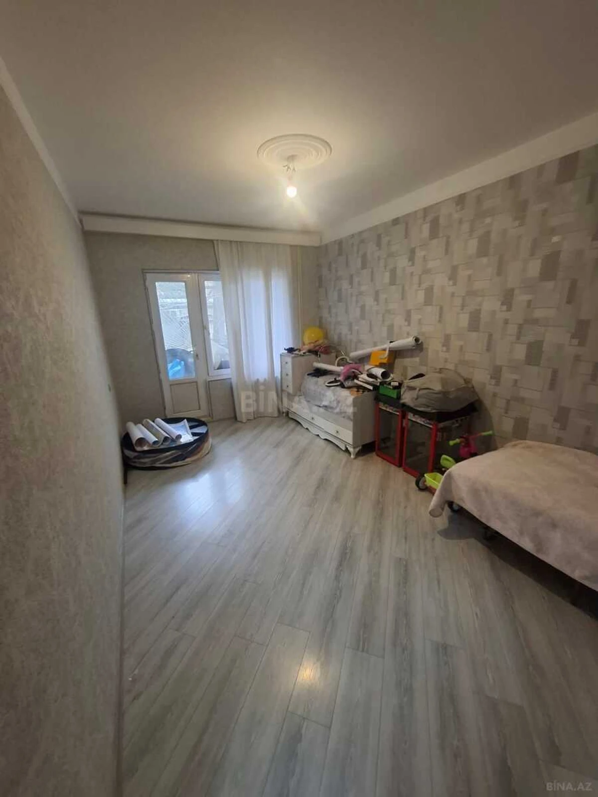 Satılır 4 otaqlı mənzil 100 m²