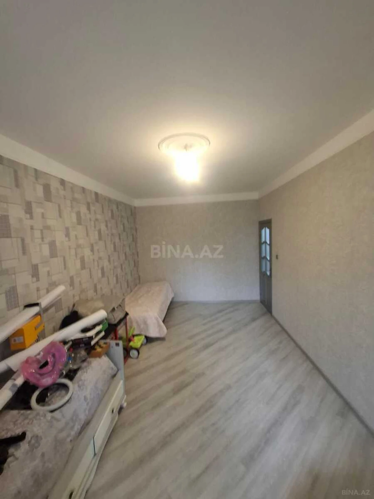 Satılır 4 otaqlı mənzil 100 m²